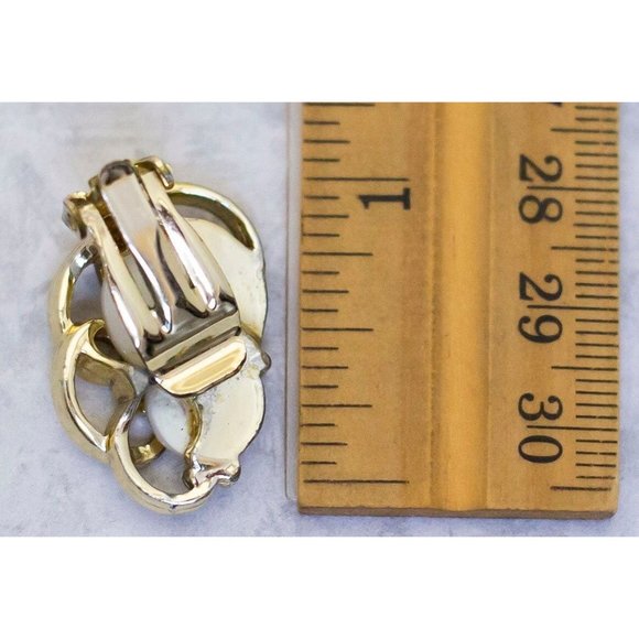 Vintage Spiral White Curly Twirl Clip On Earrings - CF1 - Picture 2 of 2